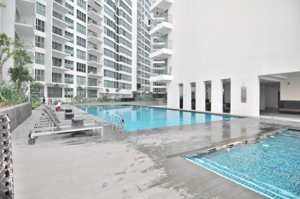 Fifty Shades Of Grey 1-bedroom Apt Infinity Pool * Kuala Lumpur